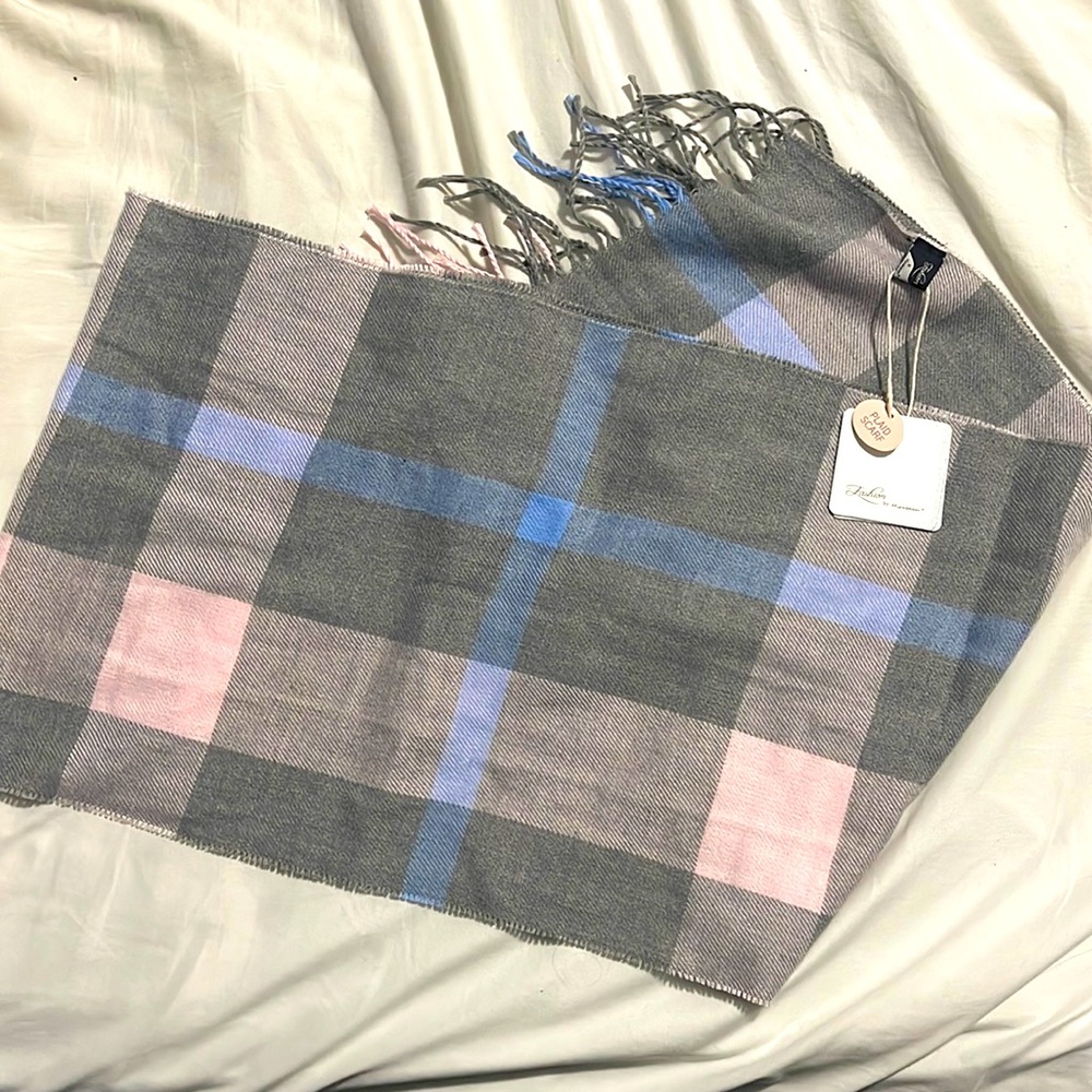 Plaid scarf NWT